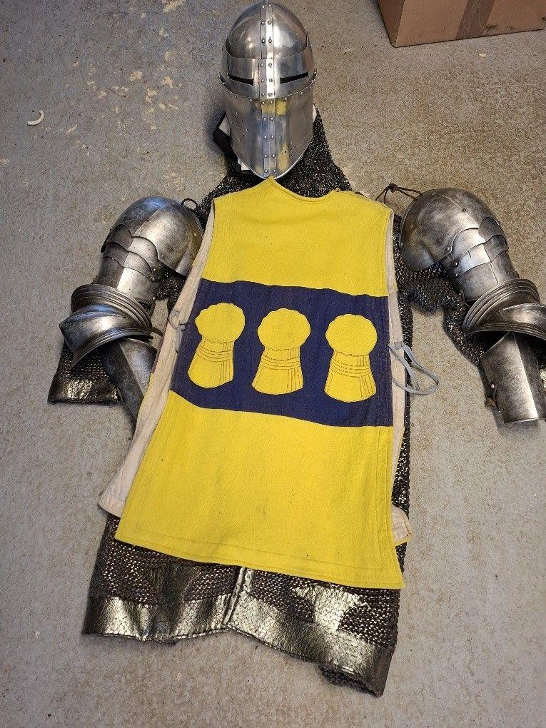 Tabard 2  - Medieval Costumes -  Ancient Armouries