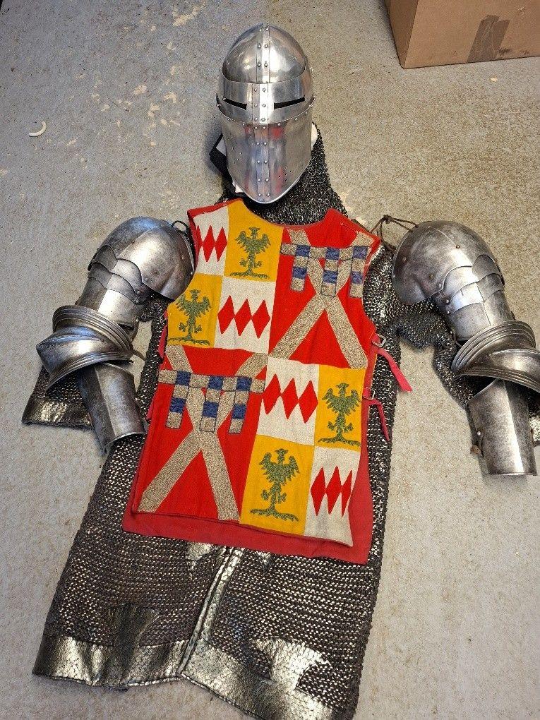 Tabard 3  - Medieval Costumes -  Ancient Armouries
