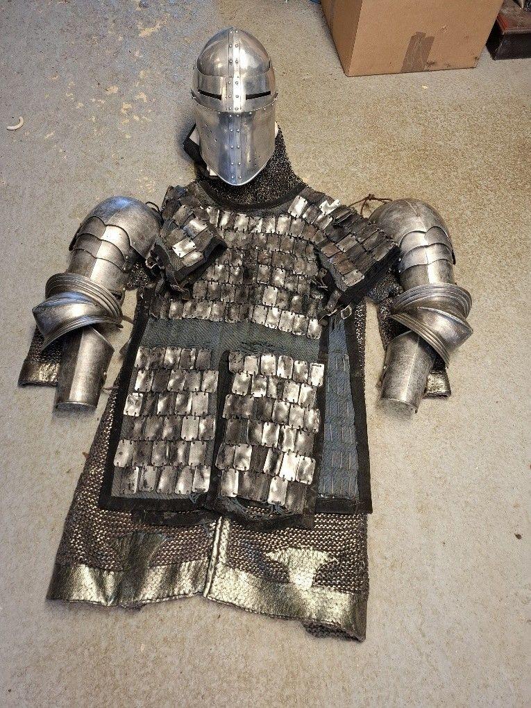 Tabard 15  - Medieval Costumes -  Ancient Armouries