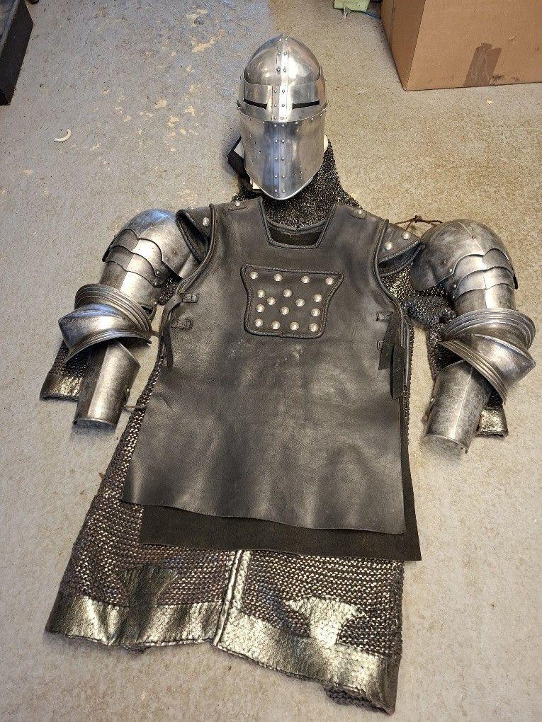 Tabard 17  - Medieval Costumes -  Ancient Armouries