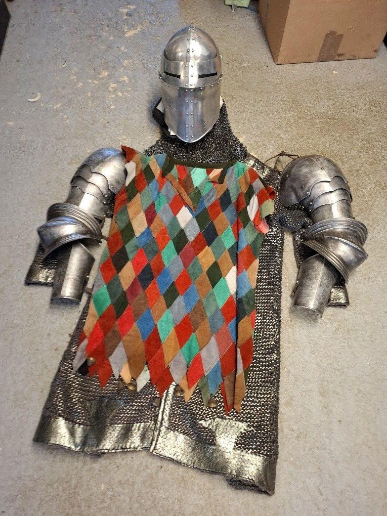 Tabard 18  - Medieval Costumes -  Ancient Armouries